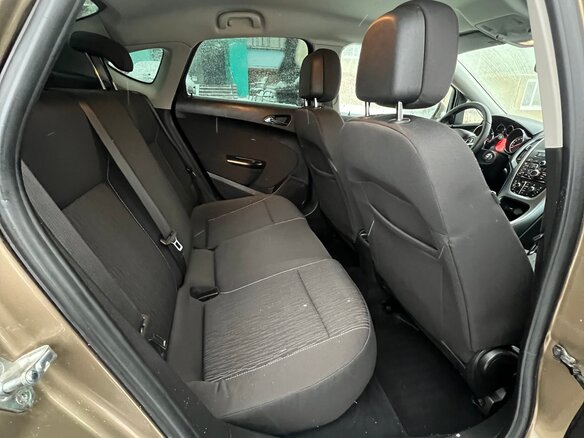 2013 Opel Astra J Рестайлинг, бежевый, 900000 рублей - вид 13