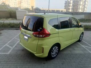 2018 Honda Freed II, зелёный, 1680000 рублей, вид 4