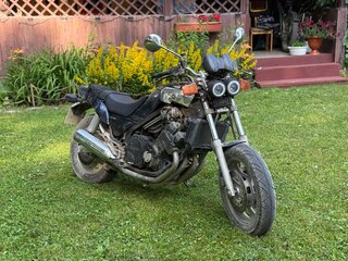 Yamaha FZX750
