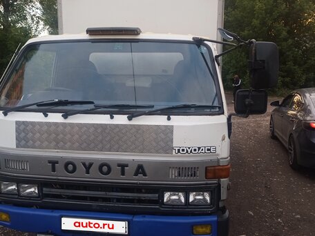 1990 Toyota Toyoace, белый, 960000 рублей, вид 1