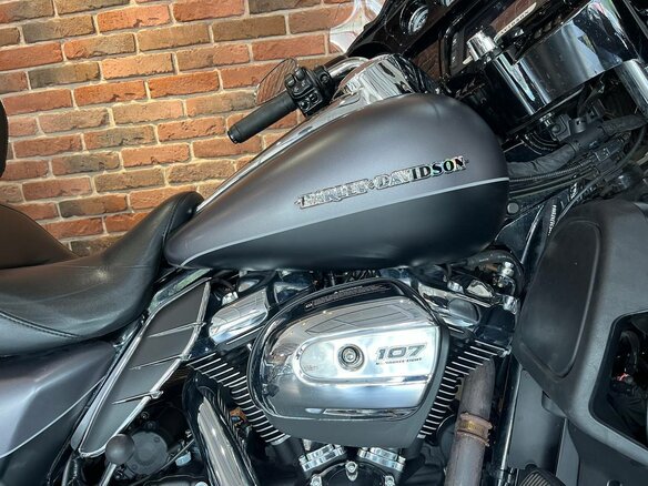 2016 Harley-Davidson Ultra Limited, серый, 1700000 рублей - вид 6