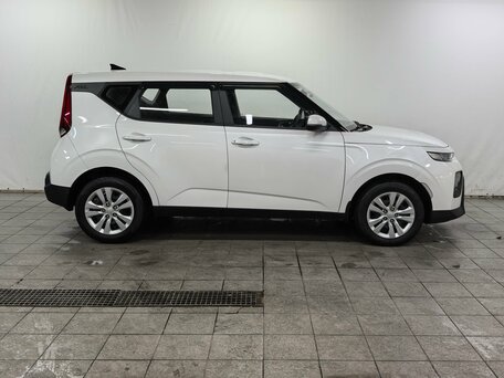 2022 Kia Soul III, белый, 1800000 рублей, вид 4