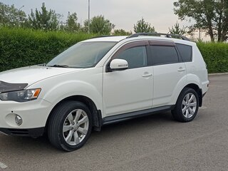 2012 Mitsubishi Outlander II Рестайлинг, белый, 1550000 рублей, вид 5