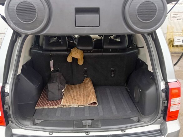 2012 Jeep Liberty (Patriot), серый, 1250000 рублей - вид 12