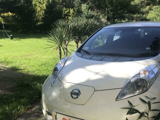2017 Nissan Leaf 30kWh I (ZE0/AZE0), белый, 1690000 рублей, вид 1