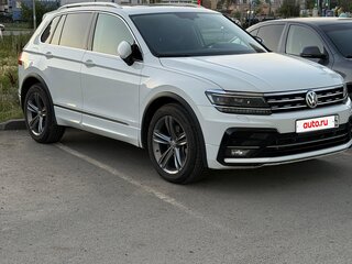 2018 Volkswagen Tiguan II, белый, 2980000 рублей, вид 1
