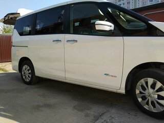 2016 Nissan Serena S-Hybrid V (C27), белый, 2390000 рублей, вид 4