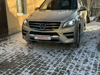 2012 Mercedes-Benz M-Класс 500 III (W166), золотистый, 2566000 рублей, вид 4