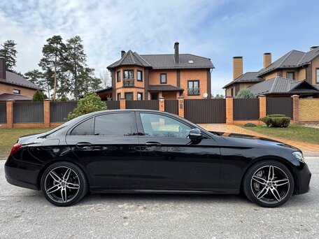 2017 Mercedes-Benz E-Класс 200 V (W213, S213, C238), чёрный, 3150000 рублей, вид 4