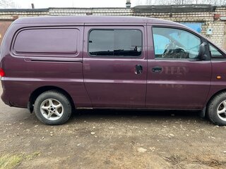 1998 Hyundai H200 I, красный, 750000 рублей, вид 4