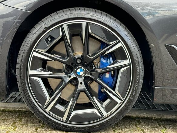 2020 BMW 5 серии 540i xDrive VII (G30/G31/G38) Рестайлинг, чёрный, 5490000 рублей - вид 27