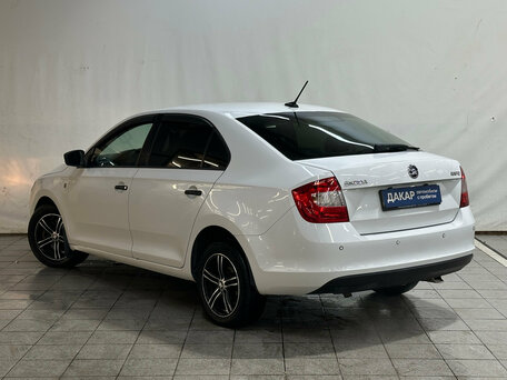 2017 Skoda Rapid I, белый, 650000 рублей, вид 4