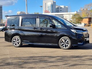 2018 Honda Stepwgn Spada V Рестайлинг, чёрный, 2500000 рублей, вид 2