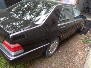 1993 Mercedes-Benz S-Класс 300 5-speed III (W140), чёрный, 800000 рублей, вид 1