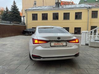 2019 Lexus ES 250 VII, белый, 4200000 рублей, вид 5