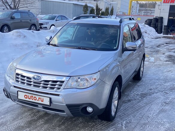 2011 Subaru Forester III Рестайлинг, серебристый, 1540000 рублей - вид 3