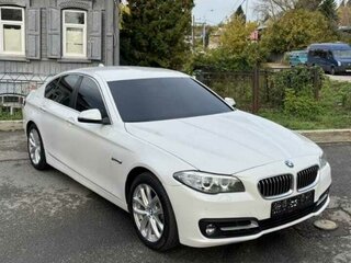 2013 BMW 5 серии 528i xDrive VI (F10/F11/F07) Рестайлинг, белый, 1950000 рублей, вид 3