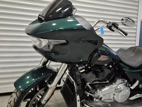 2024 Harley-Davidson Road Glide, зелёный, 3800000 рублей, вид 3