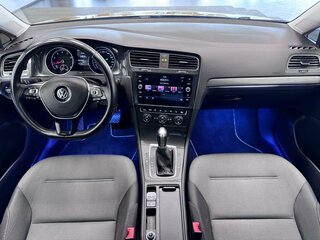 2018 Volkswagen Golf VII Рестайлинг, жёлтый, 1825000 рублей, вид 4