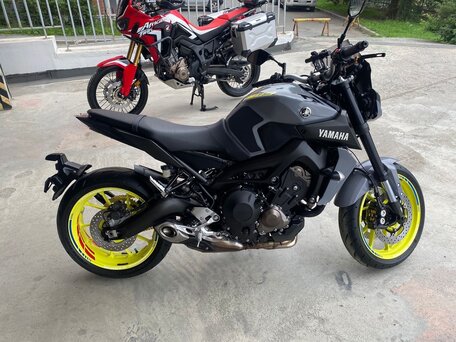 2018 Yamaha MT-09 (FZ-09), серый, 1050000 рублей, вид 5