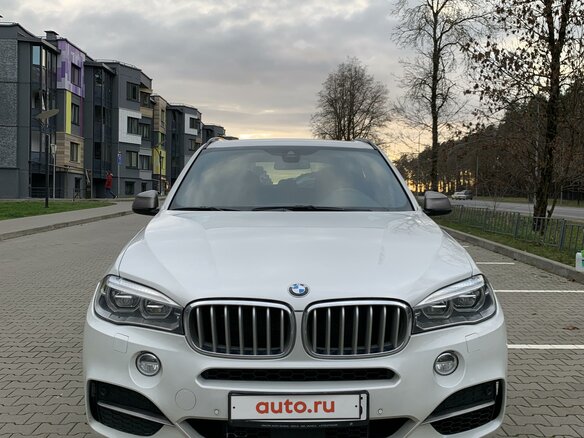 2015 BMW X5 M50d III (F15), белый, 3800000 рублей - вид 1