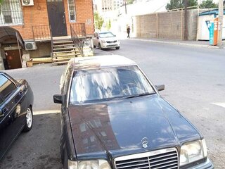 1994 Mercedes-Benz E-Класс 280 I (W124), чёрный, 500000 рублей, вид 1
