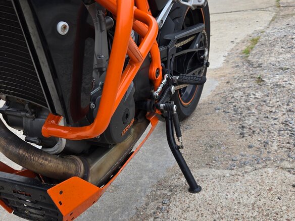 2013 KTM 690 Duke, чёрный, 500000 рублей - вид 3