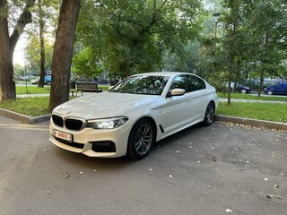 2019 BMW 5 серии 520i VII (G30/G31/G38), белый, 3000000 рублей, вид 1