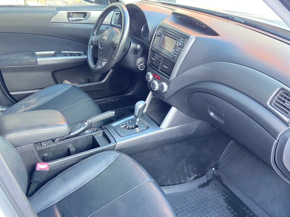 2011 Subaru Forester III Рестайлинг, серебристый, 1540000 рублей - вид 9