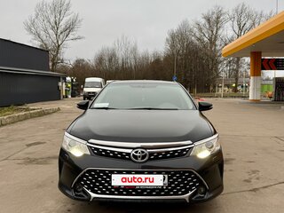 2016 Toyota Camry VII (XV50) Рестайлинг, чёрный, 1940000 рублей, вид 2