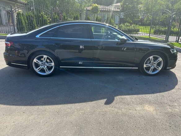 2022 Audi A8 50 TDI IV (D5) Рестайлинг, чёрный - вид 2