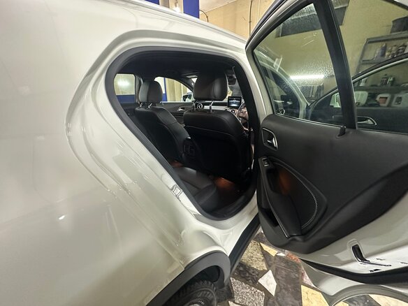 2017 Mercedes-Benz GLA 180 I (X156) Рестайлинг, белый, 1880000 рублей - вид 13