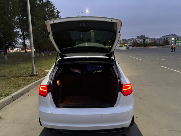 2010 Audi A3 II (8P) Рестайлинг 2, белый, 1050000 рублей - вид 12