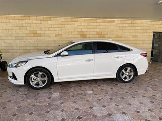 2017 Hyundai Sonata VII (LF) Рестайлинг, белый, 2600000 рублей, вид 1