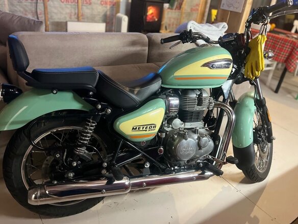 2025 Royal Enfield Meteor, зелёный, 400000 рублей - вид 6