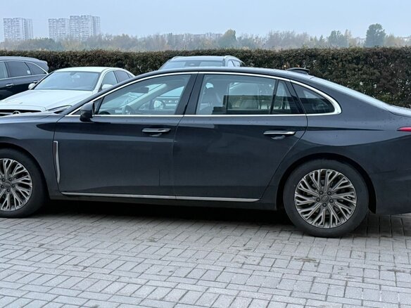 2024 Hongqi H5 II, чёрный, 3050000 рублей - вид 4