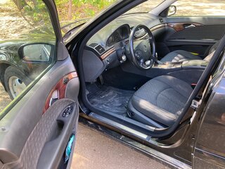 2002 Mercedes-Benz E-Класс 220 III (W211, S211), чёрный, 650000 рублей, вид 4