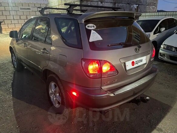 2001 Lexus RX 300 I, золотистый, 990000 рублей - вид 6