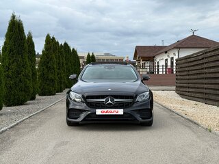 2017 Mercedes-Benz E-Класс 300 V (W213, S213, C238), чёрный, 3550000 рублей, вид 2