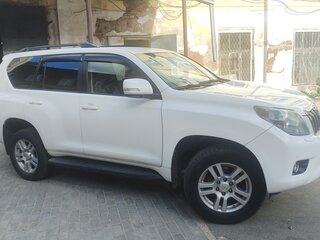 2011 Toyota Land Cruiser Prado 150 Series, белый, 3400000 рублей, вид 3