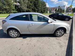 2010 Opel Astra GTC H Рестайлинг, серебристый, 472000 рублей, вид 4