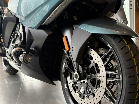 2025 BMW K 1600 GT, зелёный - вид 5