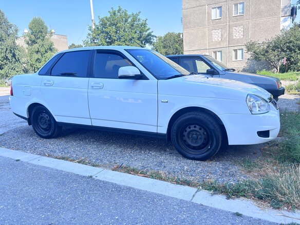 2018 Lada (ВАЗ) Priora I Рестайлинг, белый, 615000 рублей - вид 2