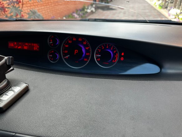 2011 Mazda Biante, фиолетовый, 1420000 рублей - вид 8