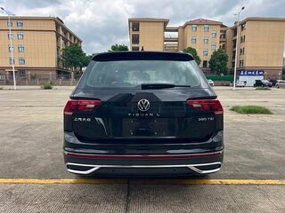 2023 Volkswagen Tiguan Allspace II Рестайлинг, чёрный, 2450000 рублей, вид 5