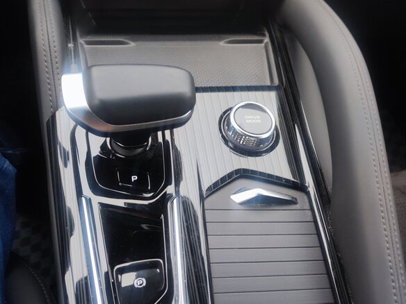2024 Geely Monjaro I, чёрный, 3700000 рублей - вид 17