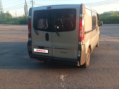 2007 Renault Trafic, серебристый, 970000 рублей, вид 3