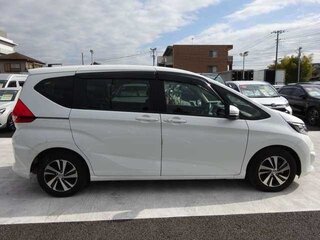 2018 Honda Freed II, белый, 1490000 рублей, вид 4