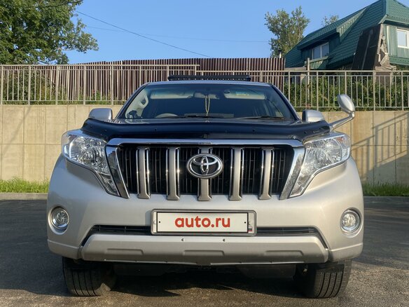 2015 Toyota Land Cruiser Prado 6-speed 150 Series Рестайлинг 1, серый, 4180000 рублей - вид 1