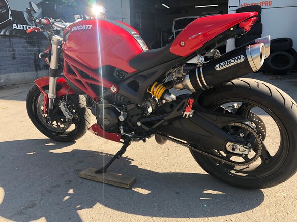 2013 Ducati Monster 696, красный - вид 2